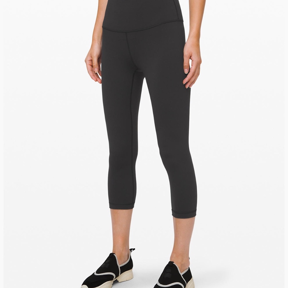 Black Cropped Lululemon Altheltic Yoga Leggings